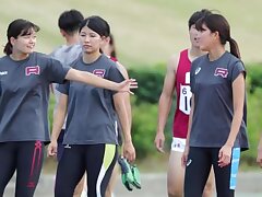 2019_w_unv_01_relay Teen Japanese Beauty Teases with Detailed View of Her Natural Pubes