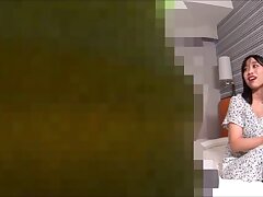 eQm4Xk35 Sultry Bimbo Lures Him In With Her Mouthwatering Blowjob Skills